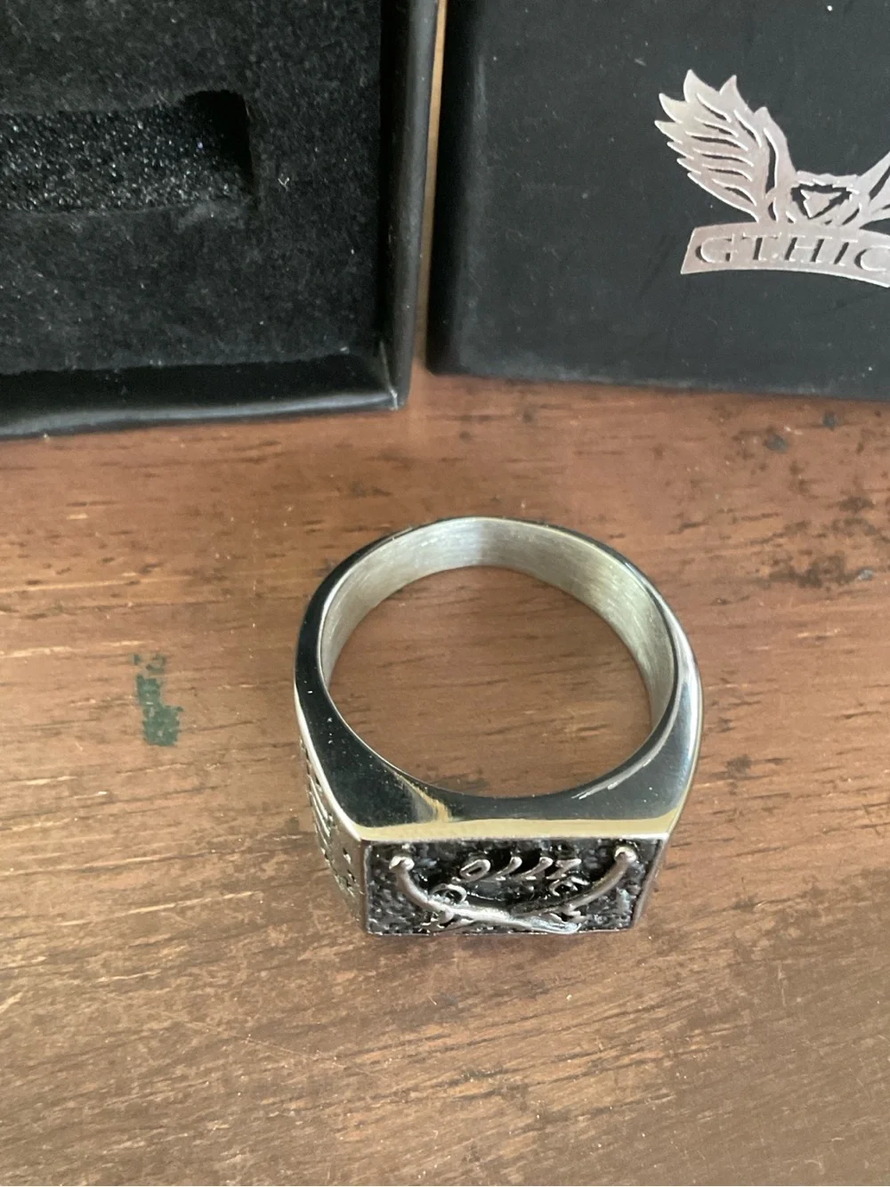 Gothic Men’s Silver 2 Pistol Ring Size 11 New in Box